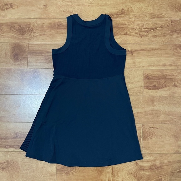 Lululemon Women Tennis Dress Pleated Dark Blue Sz 6 New without Tag - Picture 2 of 6
